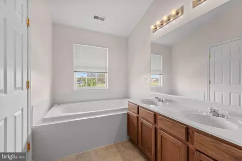 Entry Way - 874 Lowe Rd, Middle River, MD 21220 photo 2 of 2