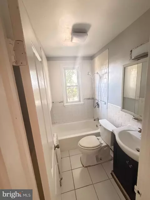 Bath - 2980 Cornwall Rd, Dundalk, MD 21222 photo 2 of 2