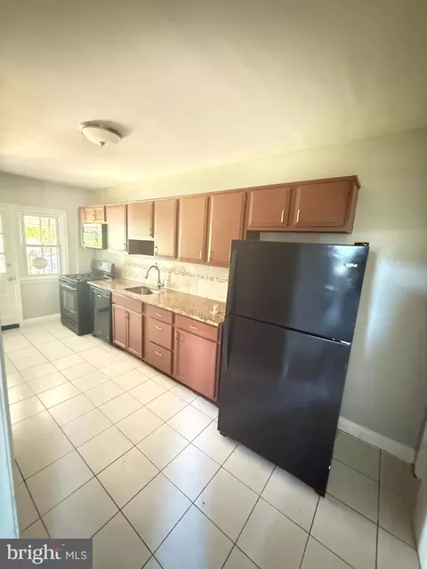 Kitchen - 2980 Cornwall Rd, Dundalk, MD 21222 photo 2 of 2