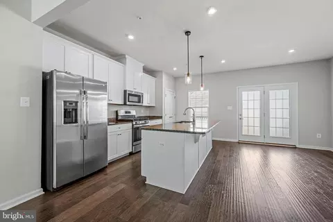 Entry Way - 1816 Wind Gate Rd, Baltimore, MD 21227 photo 7 of 11