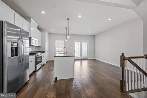 Entry Way - 1816 Wind Gate Rd, Baltimore, MD 21227 photo 6 of 11