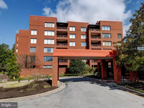1 Gristmill Ct #302, Pikesville, MD 21208