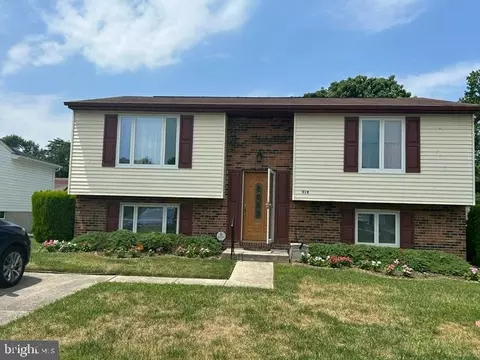 519 Fuselage Ave, Essex, MD 21221