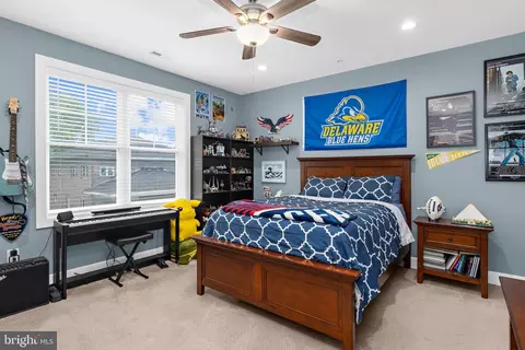 Bedroom - 7429 Bay Front Rd, Sparrows Point, MD 21219 photo 6 of 9