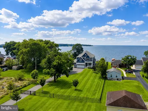 View/Area - 7429 Bay Front Rd, Sparrows Point, MD 21219 photo 3 of 6