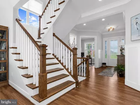Entry Way - 7429 Bay Front Rd, Sparrows Point, MD 21219 photo 5 of 13