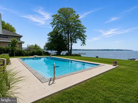 Exterior - 7429 Bay Front Rd, Sparrows Point, MD 21219 photo 9 of 16