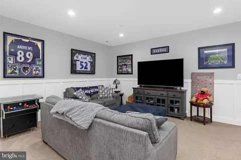 Entry Way - 7429 Bay Front Rd, Sparrows Point, MD 21219 photo 12 of 13
