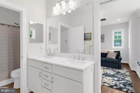 Bath - 7429 Bay Front Rd, Sparrows Point, MD 21219 photo 6 of 8