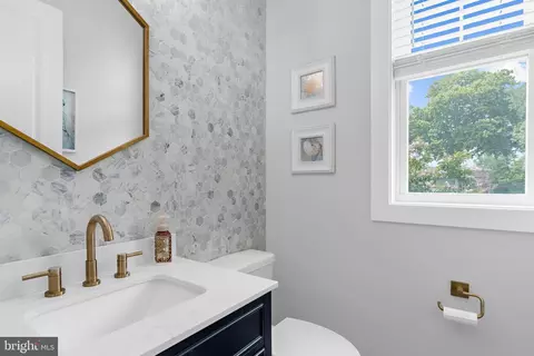 Bath - 7429 Bay Front Rd, Sparrows Point, MD 21219 photo 1 of 8