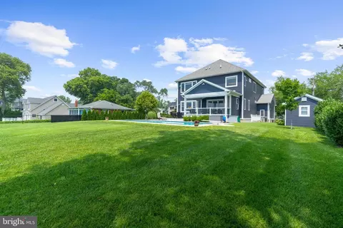 Exterior - 7429 Bay Front Rd, Sparrows Point, MD 21219 photo 13 of 16