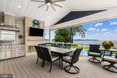 Exterior - 7429 Bay Front Rd, Sparrows Point, MD 21219 photo 3 of 16