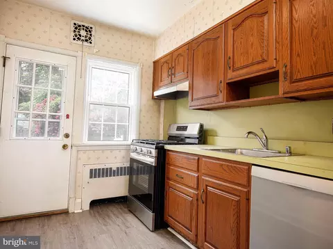 Kitchen - 229 Dumbarton Rd, Baltimore, MD 21212 photo 2 of 2