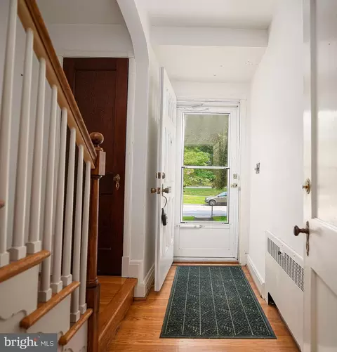 Entry Way - 229 Dumbarton Rd, Baltimore, MD 21212 photo 1 of 5