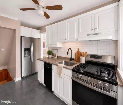 Kitchen - 5519 Highridge St, Halethorpe, MD 21227 photo 1 of 1