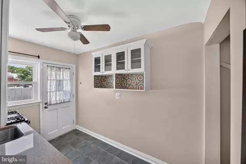 Entry Way - 5519 Highridge St, Halethorpe, MD 21227 photo 3 of 5