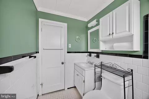 Bath - 5519 Highridge St, Halethorpe, MD 21227 photo 3 of 3