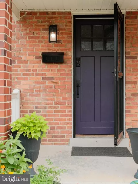 Entry Way - 5519 Highridge St, Halethorpe, MD 21227 photo 1 of 5