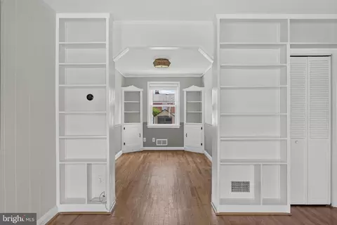 Living - 5519 Highridge St, Halethorpe, MD 21227 photo 8 of 9
