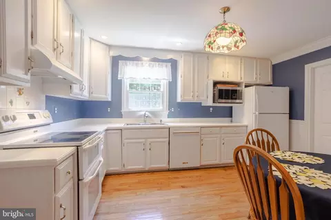 Kitchen - 18710 Falls Rd, Hampstead, MD 21074 photo 1 of 2