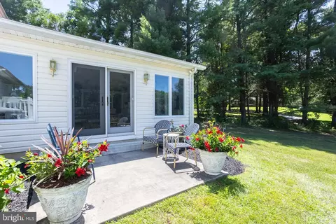 Exterior - 18710 Falls Rd, Hampstead, MD 21074 photo 9 of 11