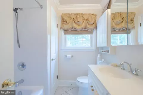 Bath - 18710 Falls Rd, Hampstead, MD 21074 photo 1 of 2