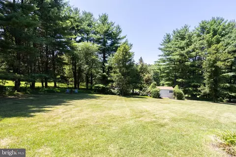 Exterior - 18710 Falls Rd, Hampstead, MD 21074 photo 10 of 11