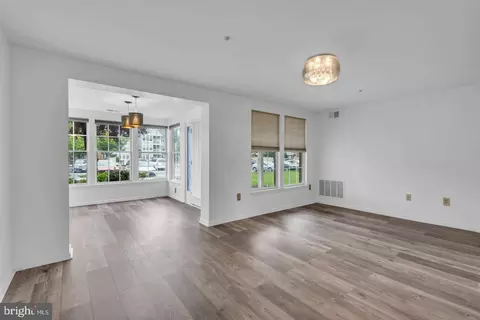 Living - 38 Laurel Path Ct #2, Nottingham, MD 21236 photo 1 of 2