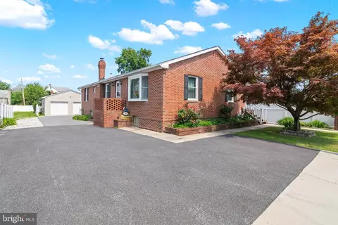 402 Delaware Ave, Essex, MD 21221