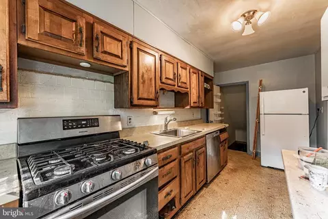 Kitchen - 7025 Heathfield Rd, Baltimore, MD 21212 photo 2 of 2