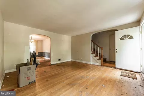 Living - 7025 Heathfield Rd, Baltimore, MD 21212 photo 2 of 6