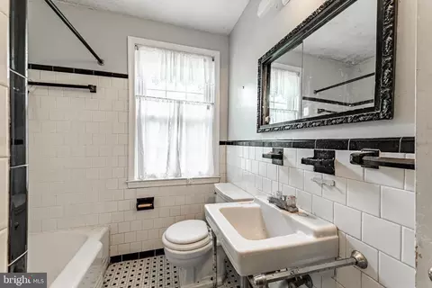 Bath - 7025 Heathfield Rd, Baltimore, MD 21212 photo 1 of 1