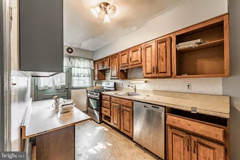 Kitchen - 7025 Heathfield Rd, Baltimore, MD 21212 photo 1 of 2