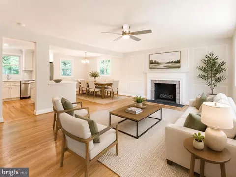 Living - 1634 Alston Rd, Towson, MD 21204 photo 2 of 6