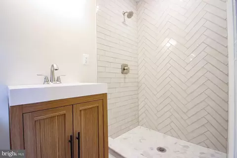 Bath - 1634 Alston Rd, Towson, MD 21204 photo 1 of 1