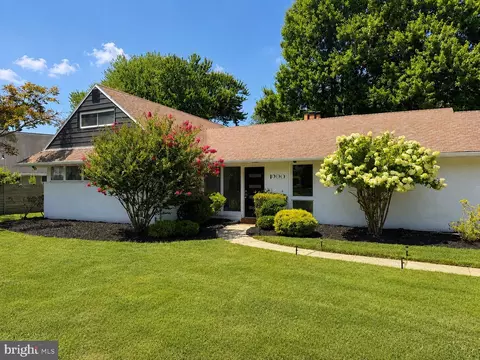 7900 Ivy Ln, Pikesville, MD 21208