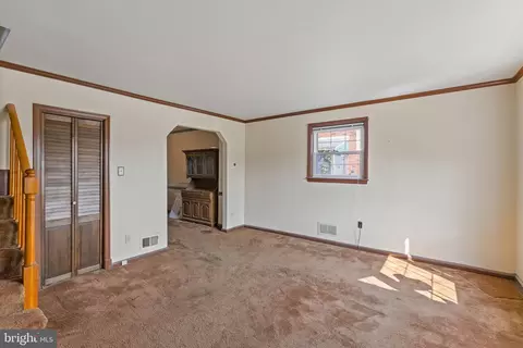Living - 5556 Dolores Ave, Halethorpe, MD 21227 photo 1 of 3