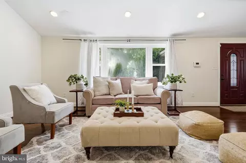 Living - 7904 Subet Rd, Windsor Mill, MD 21244 photo 3 of 4