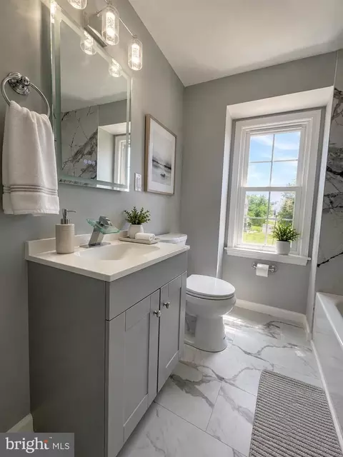 Bath - 5626 Whitby Rd, Baltimore, MD 21206 photo 1 of 9