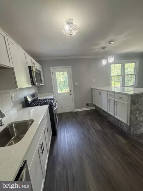 Kitchen - 5626 Whitby Rd, Baltimore, MD 21206 photo 4 of 6
