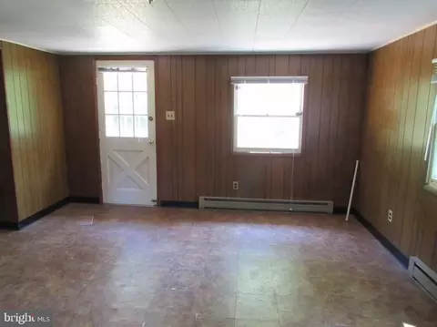 Living - 1024 Gladway Rd, Middle River, MD 21220 photo 3 of 3