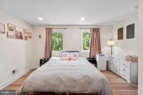 Bedroom - 610 Meadow Rd, Baltimore, MD 21206 photo 4 of 5