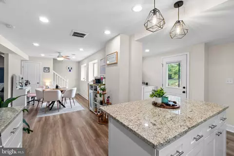 Entry Way - 610 Meadow Rd, Baltimore, MD 21206 photo 9 of 9