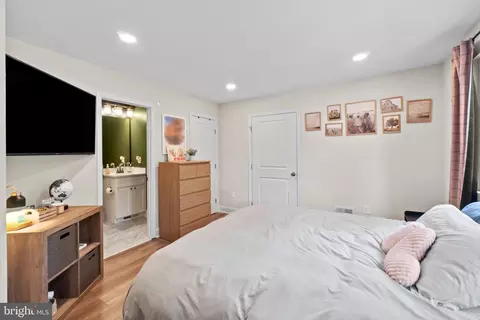 Bedroom - 610 Meadow Rd, Baltimore, MD 21206 photo 5 of 5