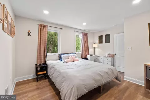 Bedroom - 610 Meadow Rd, Baltimore, MD 21206 photo 2 of 5