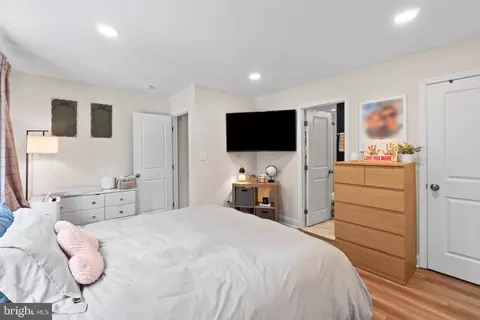 Bedroom - 610 Meadow Rd, Baltimore, MD 21206 photo 3 of 5