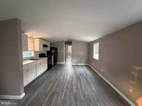 100 Lariat Rd, Middle River, MD 21220 photo 3