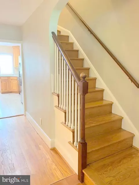 Entry Way - 35 Murdock Rd, Baltimore, MD 21212 photo 4 of 7