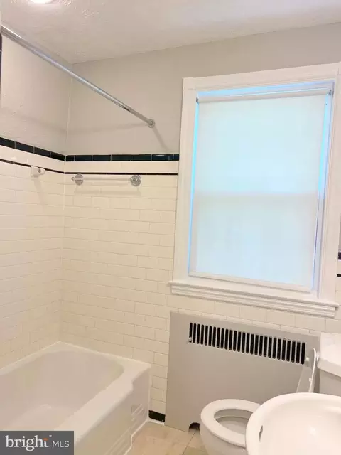 Bath - 35 Murdock Rd, Baltimore, MD 21212 photo 3 of 5