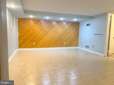Living - 35 Murdock Rd, Baltimore, MD 21212 photo 4 of 8